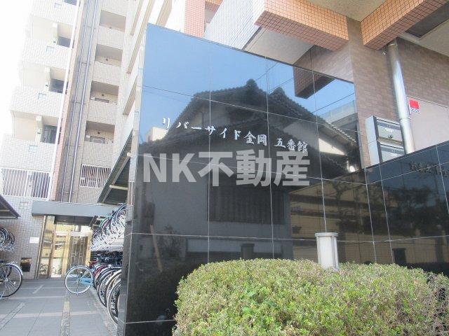 エントランス　ゆとりのあるエントランスです