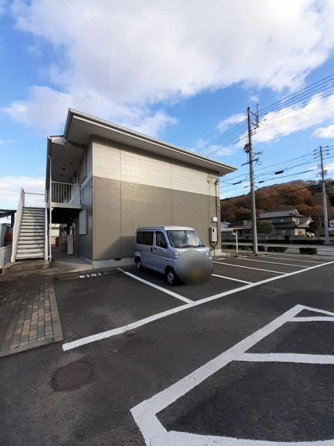 ニューコーポ高屋　Ｂの駐車場