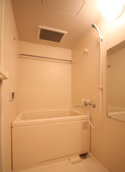 バス・シャワールーム　ゆったり過ごせるお風呂です