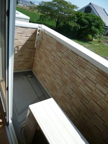 バルコニー　暖かな日差しのふりそそぐバルコニー