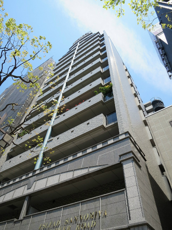 【神戸市中央区磯辺通のマンションの建物外観】