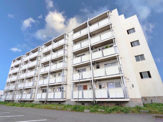 ビレッジハウス厨川4号棟の建物外観