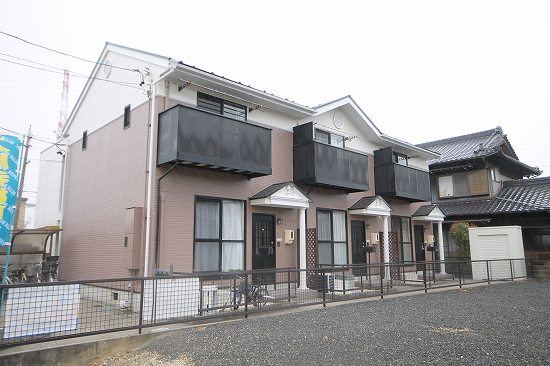 ＤＵＰＬＥＸ 国王７５１の建物外観