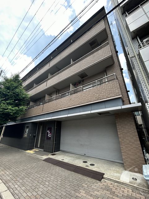 【京都市中京区西ノ京職司町のマンションのロビー】