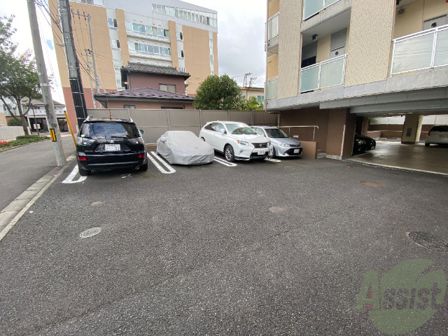 【仙台市若林区連坊のマンションの駐車場】