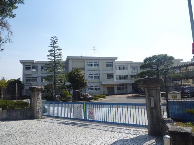 小学校　市立青木小学校（小学校）まで260m