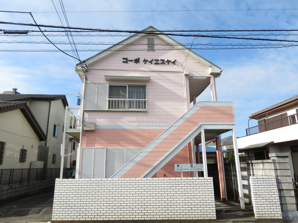 コーポ・ケイエスケイの建物外観