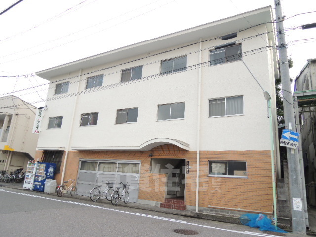 名古屋市中区松原のマンションの建物外観