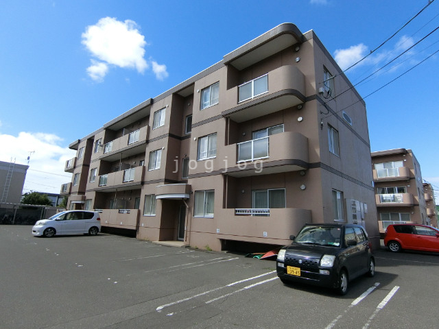 札幌市北区篠路三条のマンションの建物外観