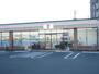 コンビニ　セブンイレブン松阪荒木町店（コンビニ）まで900m