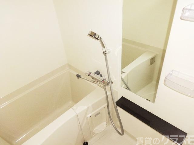 バス・シャワールーム　お風呂とトイレは別です。