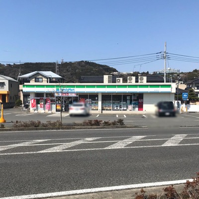 コンビニ　ファミリーマート 富士岩松店（コンビニ）まで619m