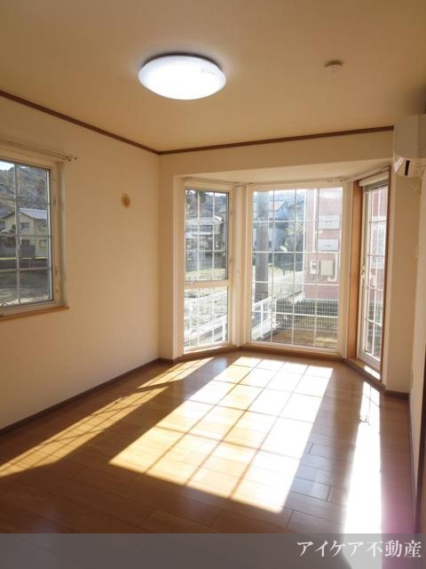 ＪＲ徳島線 石井駅 徒歩16分 2階建 築29年の居間写真