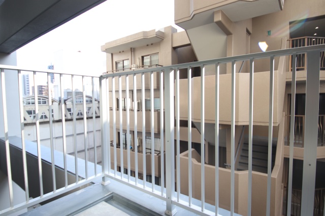 バルコニー　※別室の参考写真の為、現況優先です。