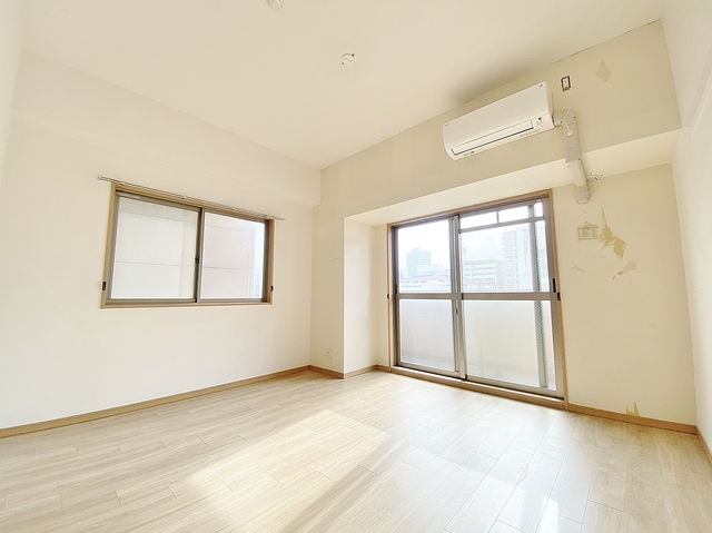 居室・リビング　二面採光の明るいお部屋