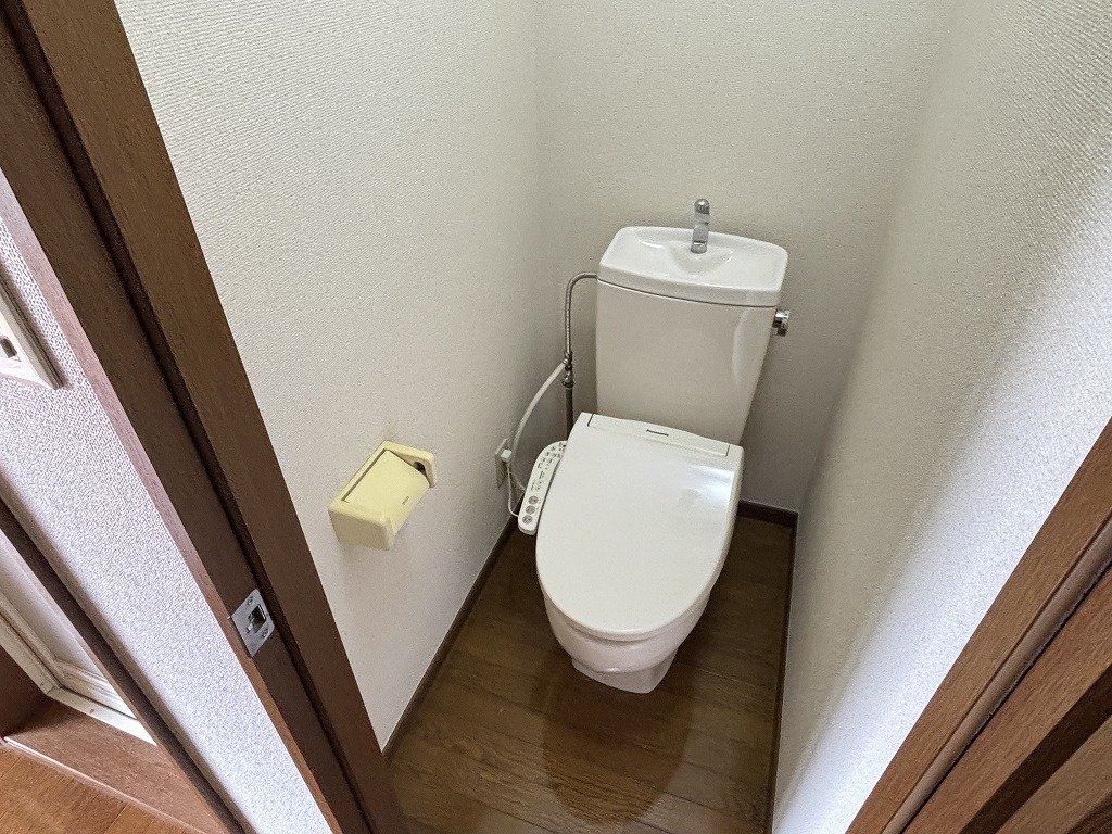 トイレ　ウォシュレット付（残置物扱い）