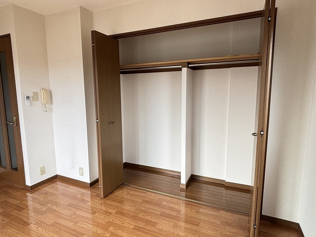 収納　ワイドなクローゼット収納