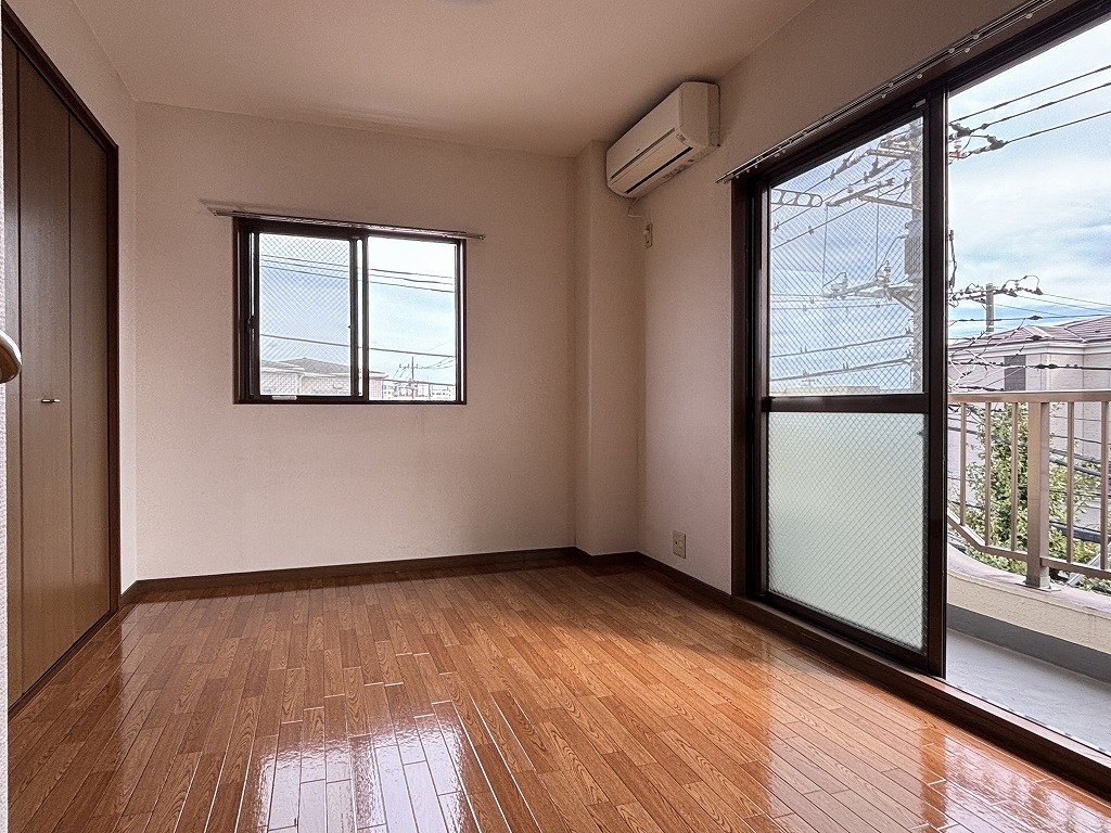 居室・リビング　日当り良好な角部屋　南向き