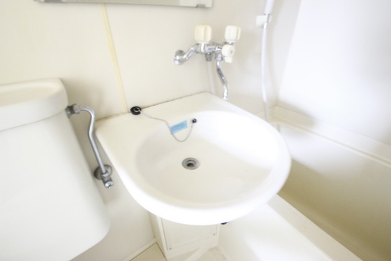 洗面設備　※別号室の写真です
