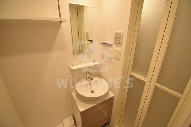 洗面設備　独立洗面台です