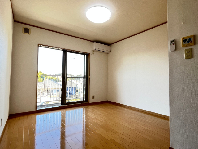 居室・リビング　写真は他号室のもの