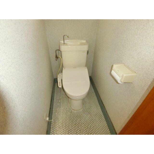 トイレ　同棟別室