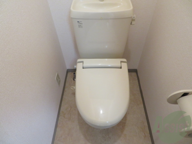 トイレ　ウォシュレット付きのトイレです。シャワートイレは便利ですね