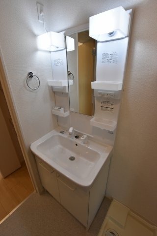 洗面設備　同施工業者、別物件、類似間取りのイメージ写真です。