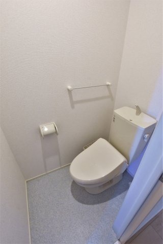 トイレ　同施工業者、別物件、類似間取りのイメージ写真です。