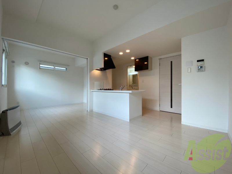 居室・リビング　広々としたリビングですね。使い勝手がよさそうですね！