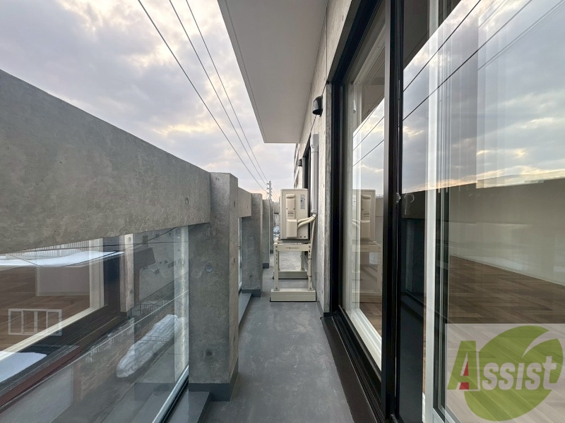 バルコニー　バルコニーです。洗濯物を干したり一息ついたりできますね！