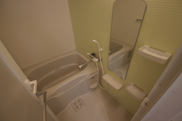 バス・シャワールーム　※別室の参考写真の為、現況優先です。