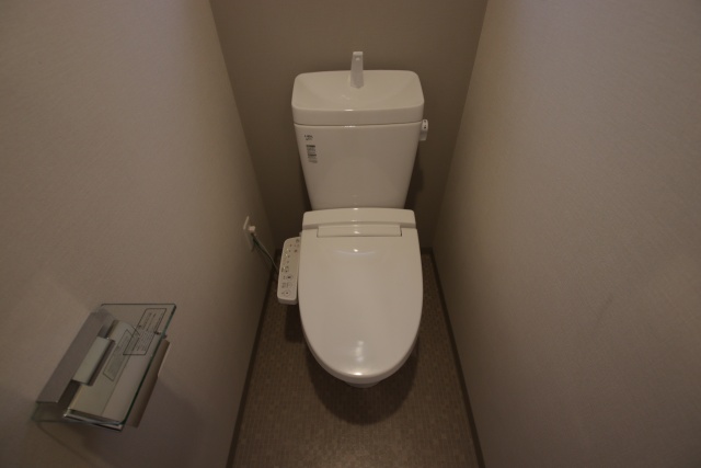 トイレ　※別室の参考写真の為、現況優先です。