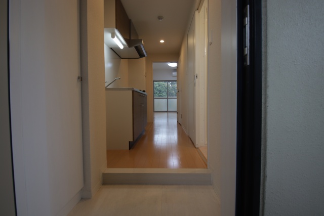 玄関　※別室の参考写真の為、現況優先です。