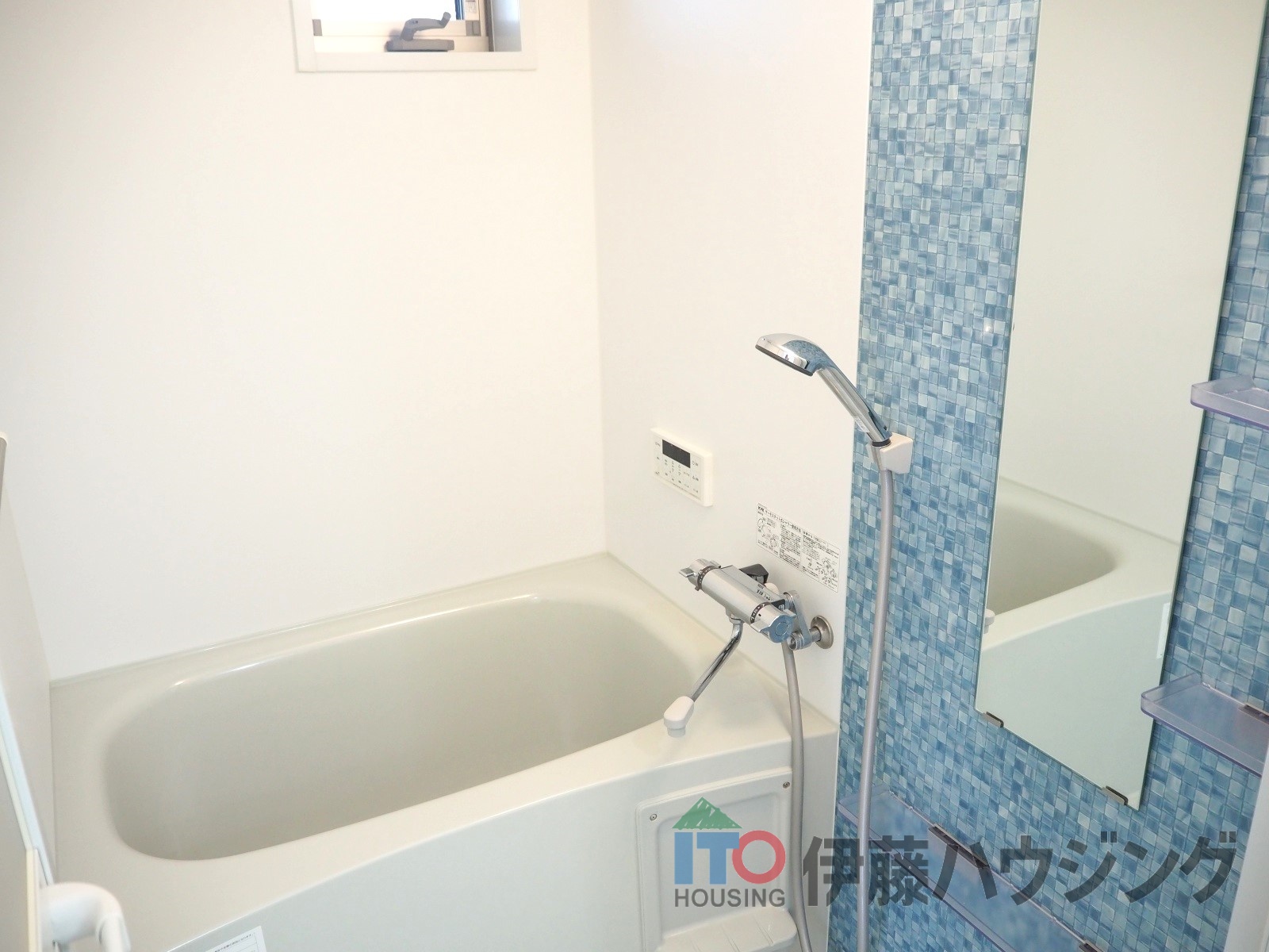 バス・シャワールーム　同間取りの別の部屋の写真です。色合い等違う可能性がございます