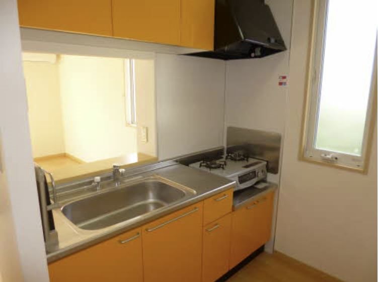 キッチン　別部屋の写真使用