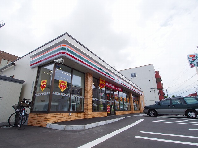コンビニ　セブンイレブン札幌美園5条店（コンビニ）まで220m
