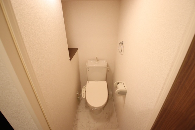 トイレ　※別室の参考写真の為、現況優先です。