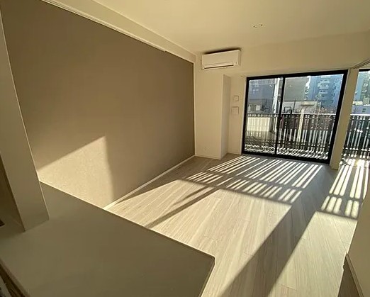 居室・リビング　※別部屋の参考写真です。