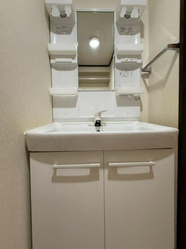 洗面設備　独立洗面台で身支度をすべて済ませてしまいましょう