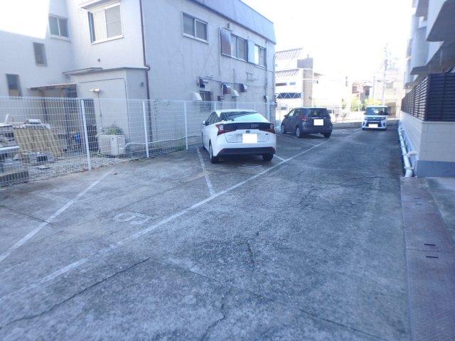 駐車場　駐車場空きあります