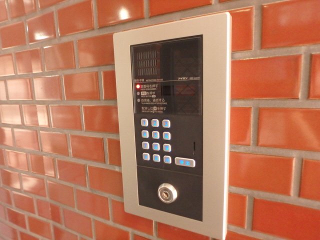 セキュリティ　オートロックで安心