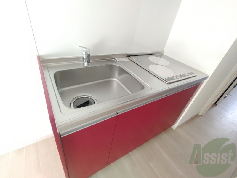 キッチン　キッチンは収納もしっかりついて、調理にも便利です。