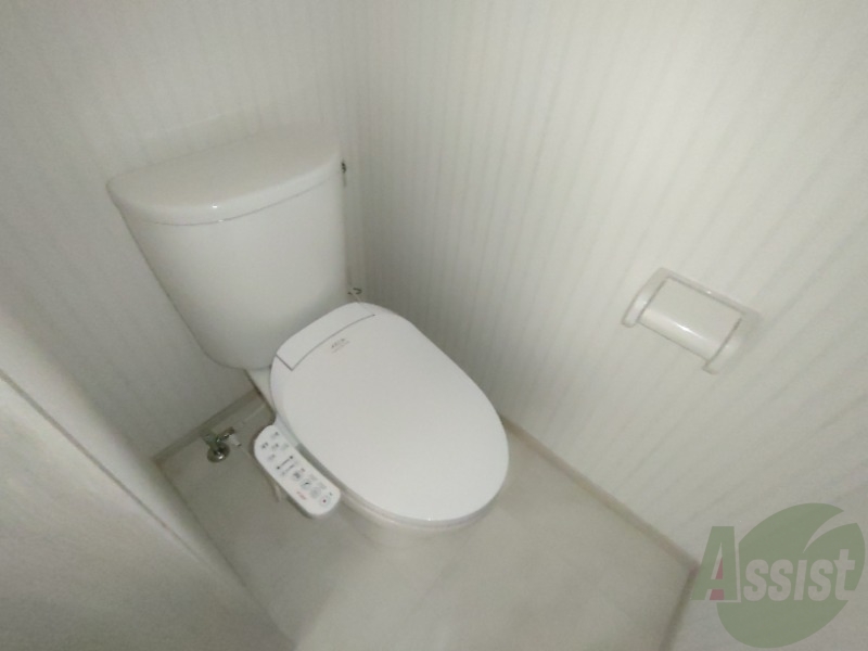 トイレ　トイレは綺麗でウォッシュレットも付いて快適にお使い頂けます。