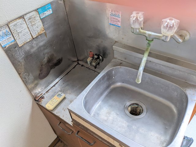 キッチン　コンパクトなキッチンで掃除もラクラク