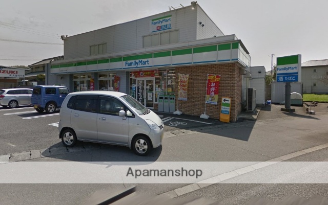 コンビニ　ファミリーマート（コンビニ）まで2437m