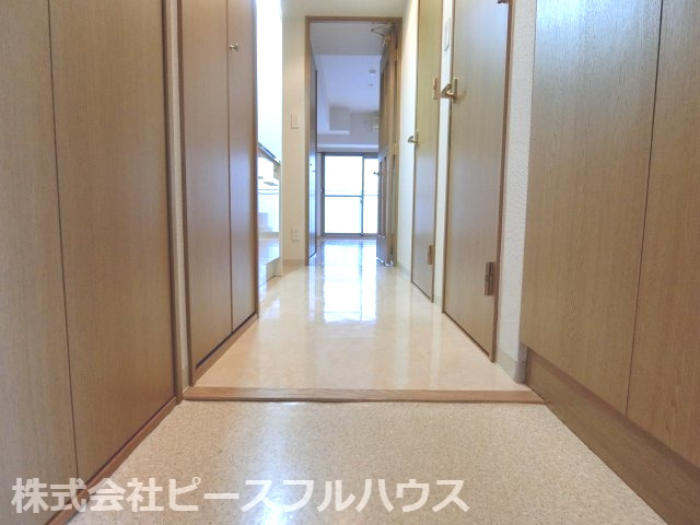 玄関　詳細は、RISUMO江坂本店までお問合せください♪