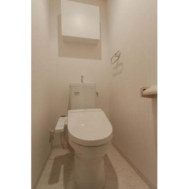 トイレ　※写真は同タイプ住戸です。