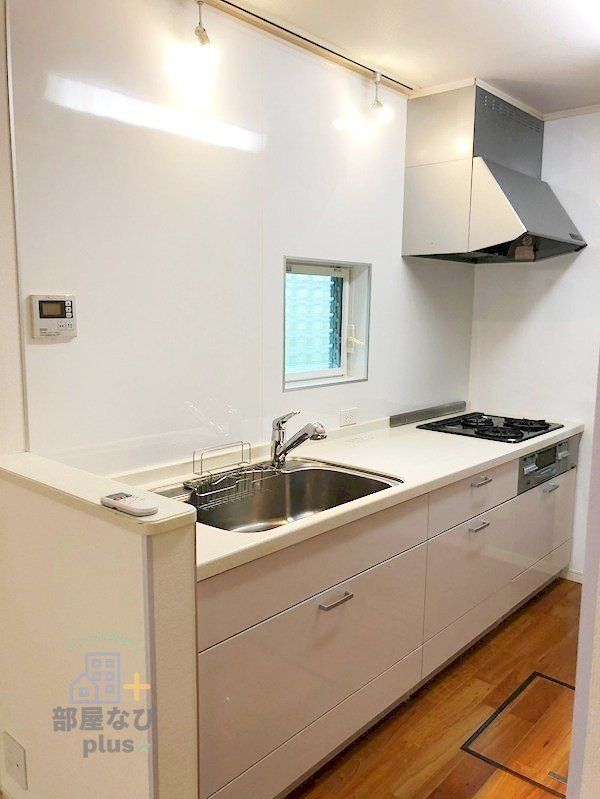 キッチン　※他号室写真です