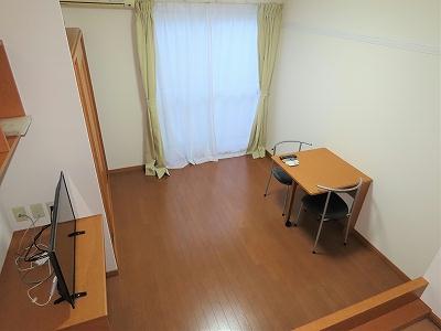 居室・リビング　ベッド上からのアングルです